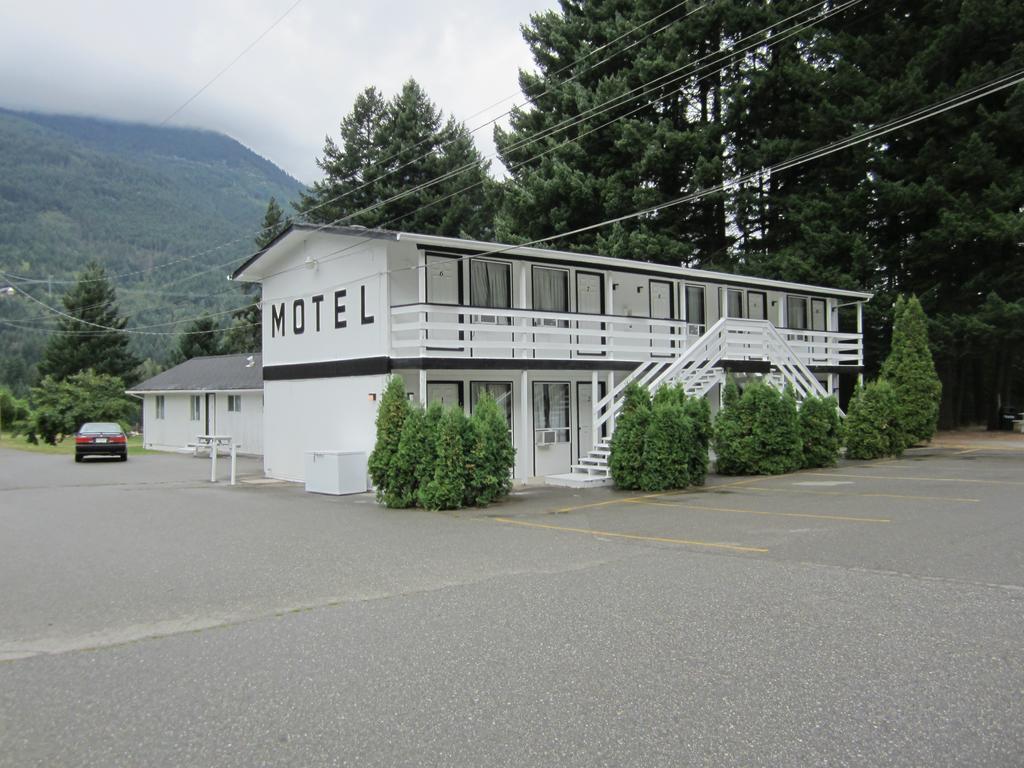 The Mighty Fraser Motel Boston Bar Eksteriør billede